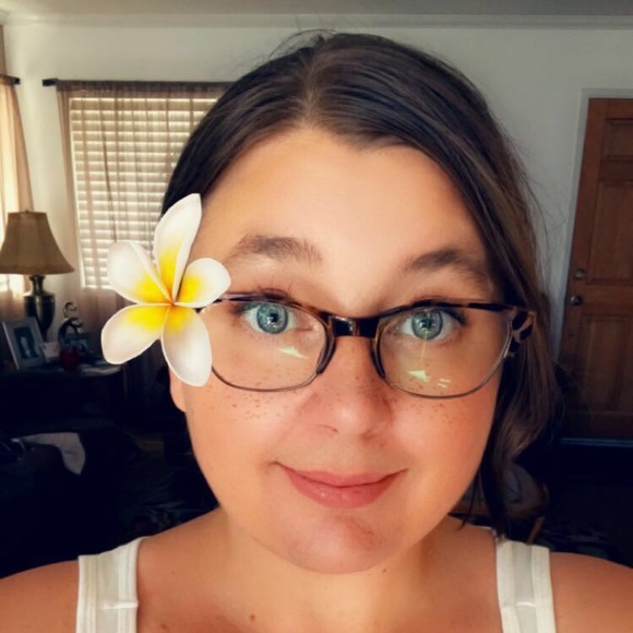 Meet your Posher, Cindy - Picture 1 of 1